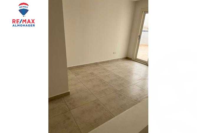 https://aqarmap.com.eg/en/listing/3852046-for-rent-cairo-new-cairo-compounds-mountain-view-hyde-park