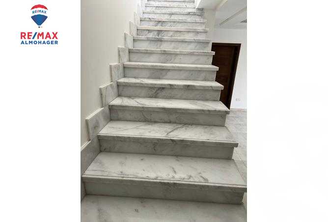 https://aqarmap.com.eg/en/listing/3852046-for-rent-cairo-new-cairo-compounds-mountain-view-hyde-park