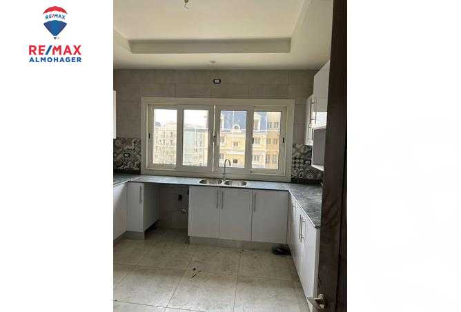 https://aqarmap.com.eg/en/listing/3852046-for-rent-cairo-new-cairo-compounds-mountain-view-hyde-park