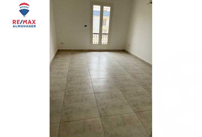 https://aqarmap.com.eg/en/listing/3852046-for-rent-cairo-new-cairo-compounds-mountain-view-hyde-park
