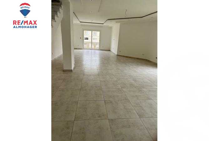 https://aqarmap.com.eg/en/listing/3852046-for-rent-cairo-new-cairo-compounds-mountain-view-hyde-park