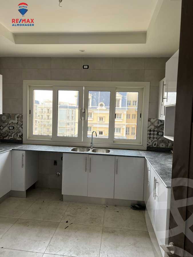https://aqarmap.com.eg/en/listing/3852046-for-rent-cairo-new-cairo-compounds-mountain-view-hyde-park