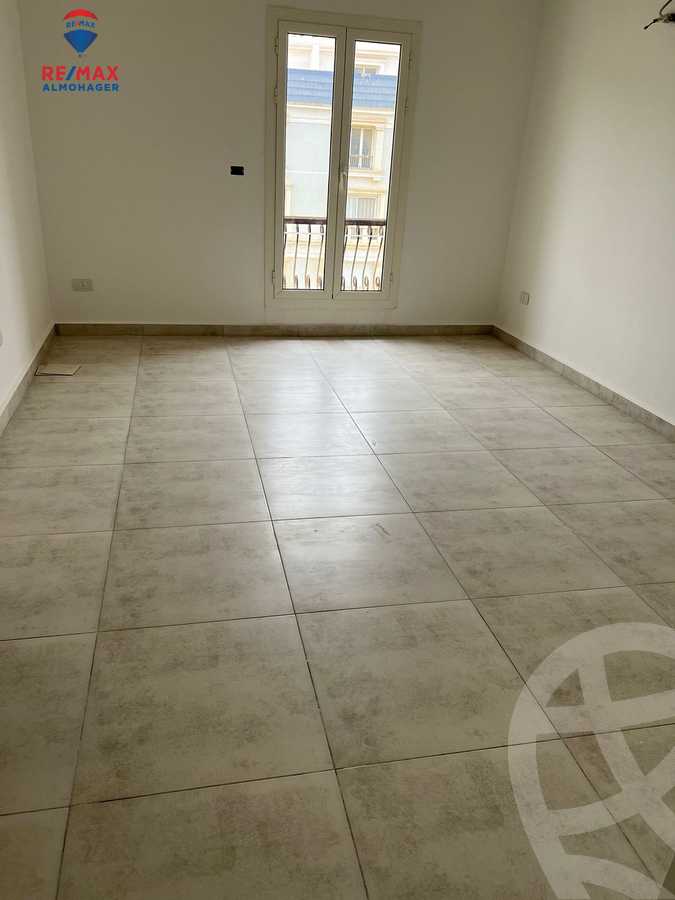 https://aqarmap.com.eg/en/listing/3852046-for-rent-cairo-new-cairo-compounds-mountain-view-hyde-park