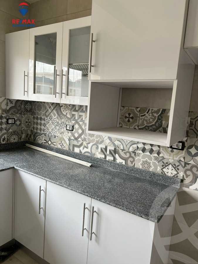 https://aqarmap.com.eg/en/listing/3852046-for-rent-cairo-new-cairo-compounds-mountain-view-hyde-park