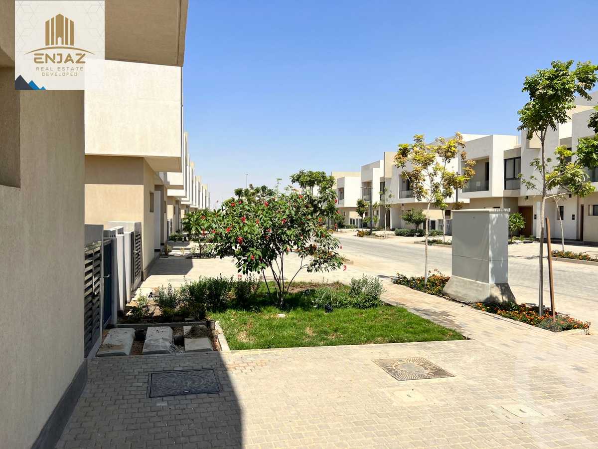 https://aqarmap.com.eg/en/listing/4347905-for-sale-mdyn-lshrwq-compounds-alborouj