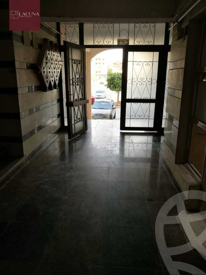 https://aqarmap.com.eg/ar/listing/3966597-for-rent-cairo-6th-of-october-el-ahyaa-neighborhood-4th-al-masryeen-st