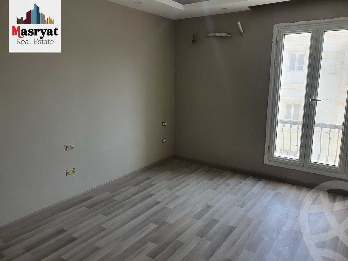 https://aqarmap.com.eg/en/listing/4160581-for-rent-cairo-new-cairo-compounds-mountain-view-hyde-park