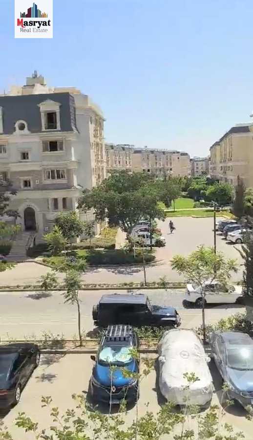 https://aqarmap.com.eg/en/listing/4184725-for-sale-cairo-new-cairo-compounds-mountain-view-hyde-park