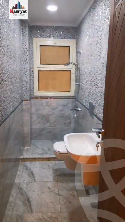 https://aqarmap.com.eg/ar/listing/4288404-for-rent-cairo-new-cairo-compounds-stwn-ryzydns-by-ar-y-llttwyr