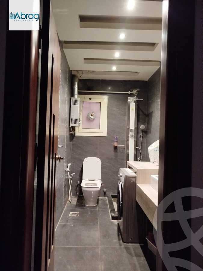 https://aqarmap.com.eg/en/listing/5298632-for-sale-cairo-el-sheikh-zayed-city-compounds-el-khamayel