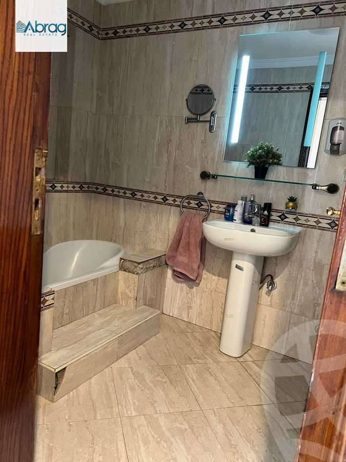 https://aqarmap.com.eg/en/listing/5357577-for-sale-cairo-el-sheikh-zayed-city-compounds-hadayek-el-mohandiseen