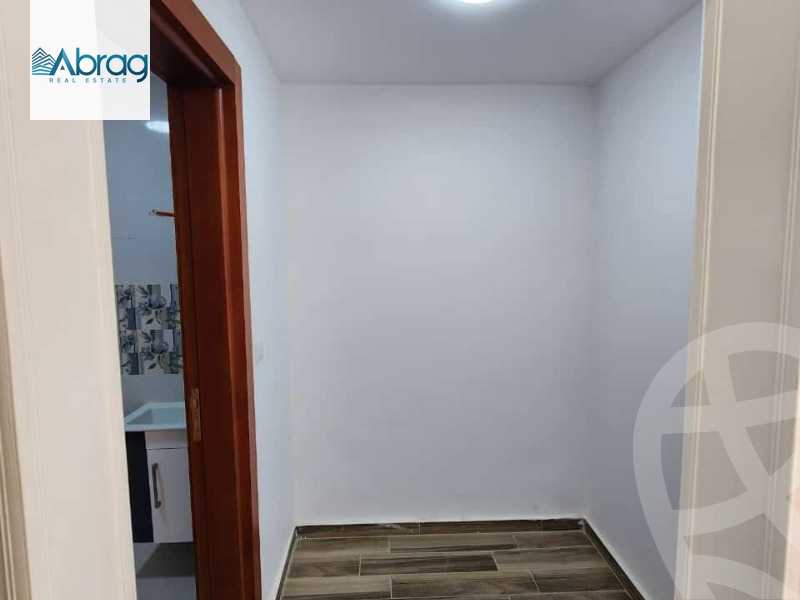 https://aqarmap.com.eg/en/listing/5405150-for-sale-cairo-el-sheikh-zayed-city-compounds-el-khamayel