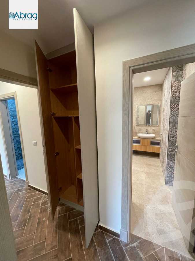 https://aqarmap.com.eg/en/listing/5578497-for-sale-cairo-el-sheikh-zayed-city-compounds-kmbwnd-wyst-twn-swdyk