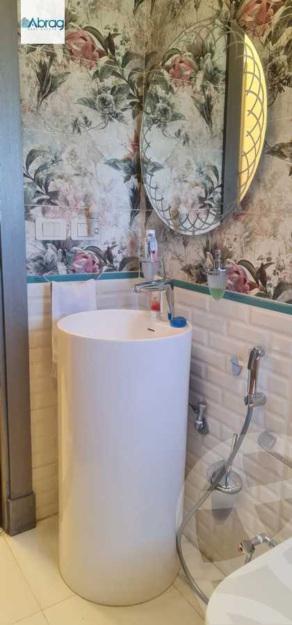 https://aqarmap.com.eg/en/listing/5944674-for-sale-cairo-el-sheikh-zayed-city-compounds-the-courtyard