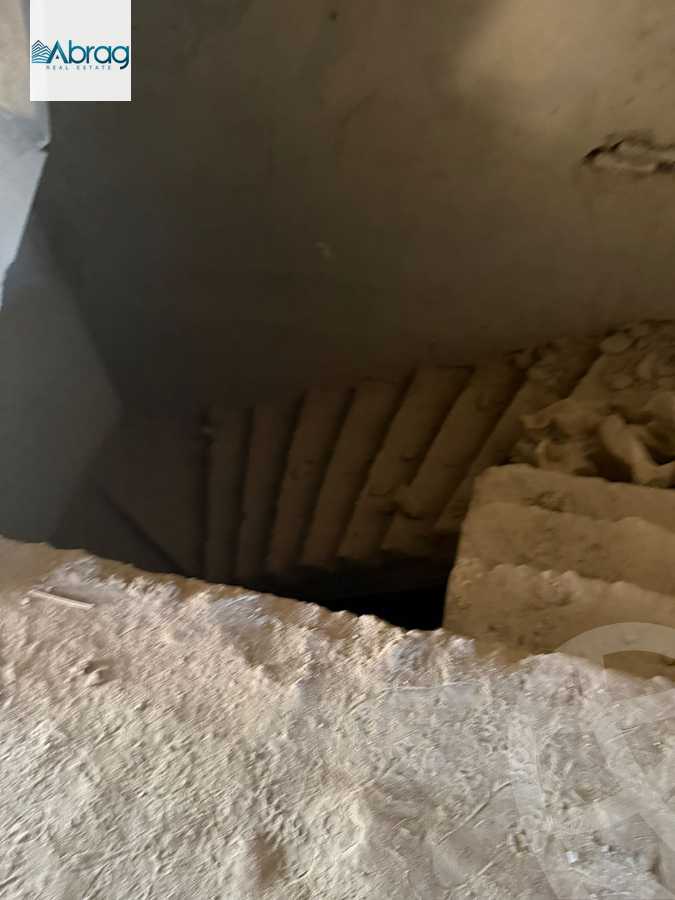 https://aqarmap.com.eg/en/listing/6261653-for-sale-cairo-el-sheikh-zayed-city-compounds-royal-meadows