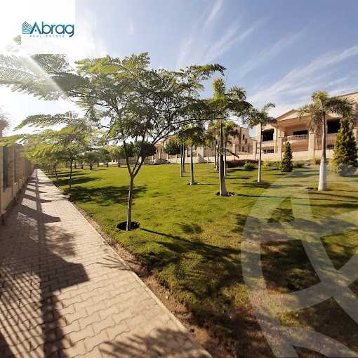 https://aqarmap.com.eg/ar/listing/4070992-for-sale-cairo-el-sheikh-zayed-city-compounds-in-sheikh-zayed-royal-city