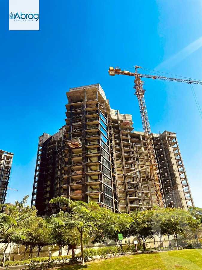 https://aqarmap.com.eg/ar/listing/4187255-for-sale-cairo-el-sheikh-zayed-city-compounds-zyd-wr-llttwyr
