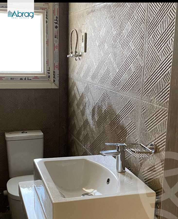 https://aqarmap.com.eg/ar/listing/4202643-for-rent-mountain-view-lakeside