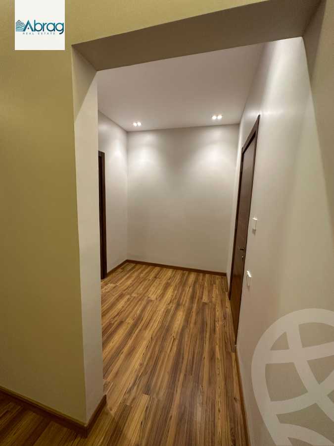 https://aqarmap.com.eg/ar/listing/4779850-for-sale-cairo-el-sheikh-zayed-city-compounds-syks-wyst-swdyk