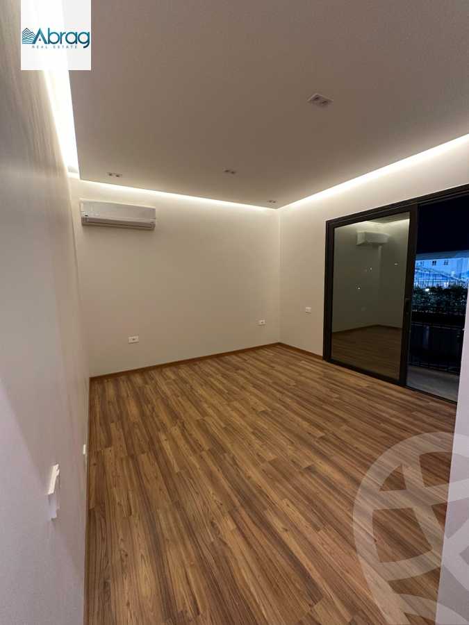 https://aqarmap.com.eg/ar/listing/4779850-for-sale-cairo-el-sheikh-zayed-city-compounds-syks-wyst-swdyk