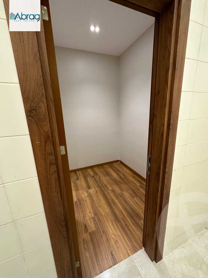 https://aqarmap.com.eg/ar/listing/4779850-for-sale-cairo-el-sheikh-zayed-city-compounds-syks-wyst-swdyk