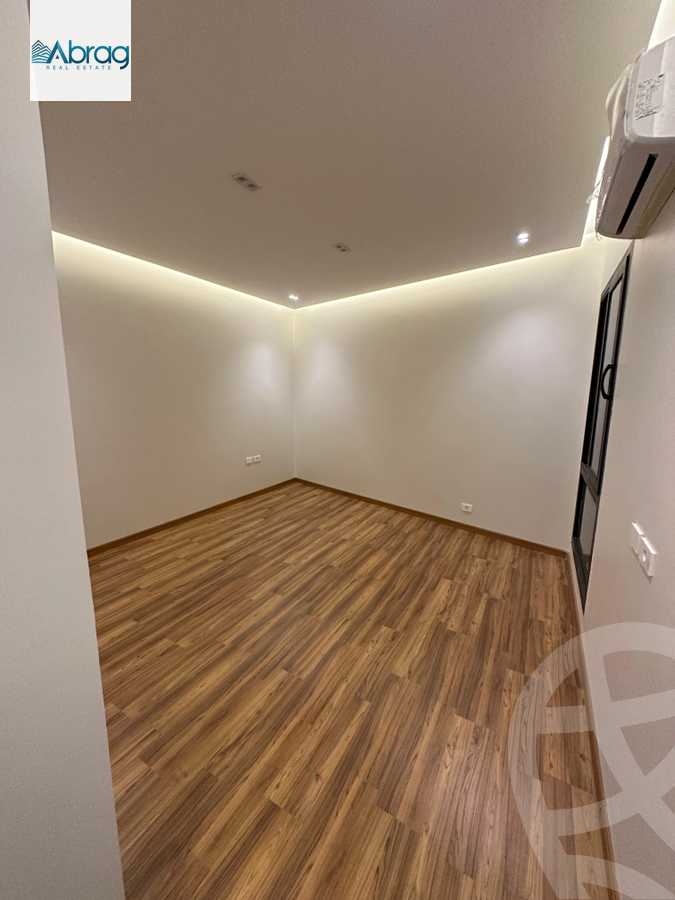 https://aqarmap.com.eg/ar/listing/4779850-for-sale-cairo-el-sheikh-zayed-city-compounds-syks-wyst-swdyk