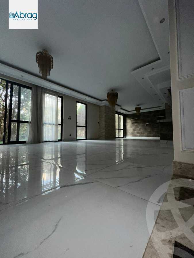 https://aqarmap.com.eg/en/listing/6213037-for-sale-cairo-el-sheikh-zayed-city-compounds-kmbwnd-wyst-twn-swdyk