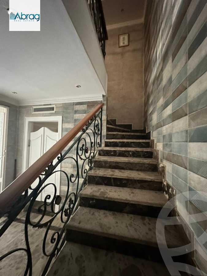https://aqarmap.com.eg/en/listing/6213037-for-sale-cairo-el-sheikh-zayed-city-compounds-kmbwnd-wyst-twn-swdyk