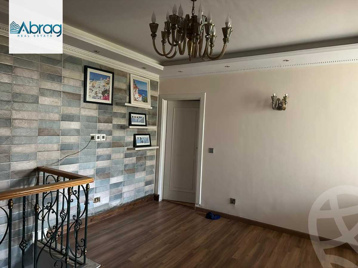 https://aqarmap.com.eg/en/listing/6213037-for-sale-cairo-el-sheikh-zayed-city-compounds-kmbwnd-wyst-twn-swdyk