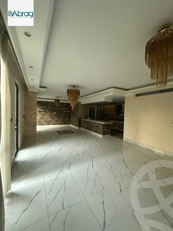 https://aqarmap.com.eg/ar/listing/6231117-for-sale-cairo-el-sheikh-zayed-city-compounds-royal-city