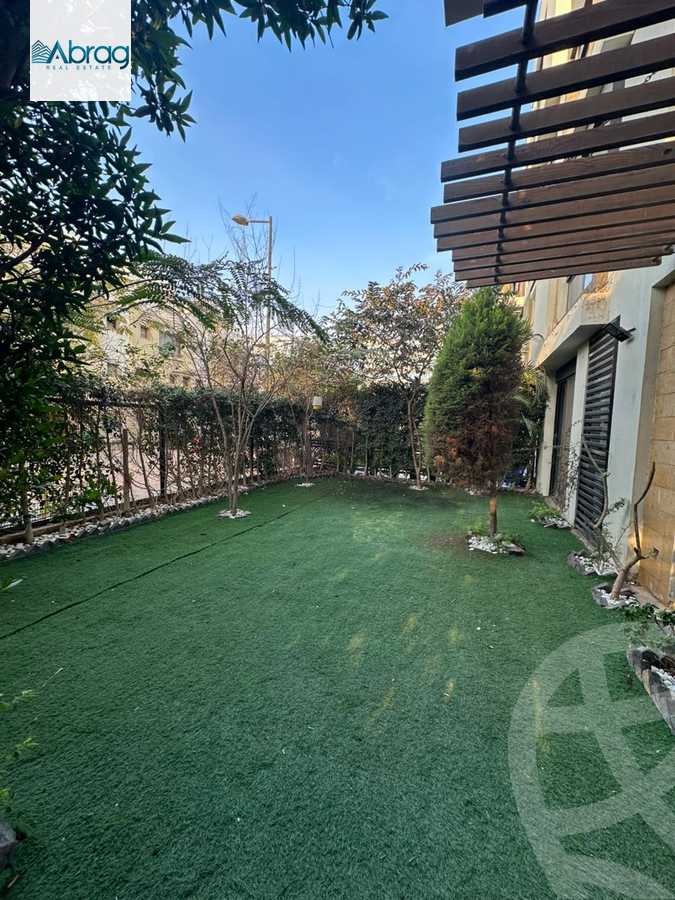 https://aqarmap.com.eg/ar/listing/6231117-for-sale-cairo-el-sheikh-zayed-city-compounds-royal-city