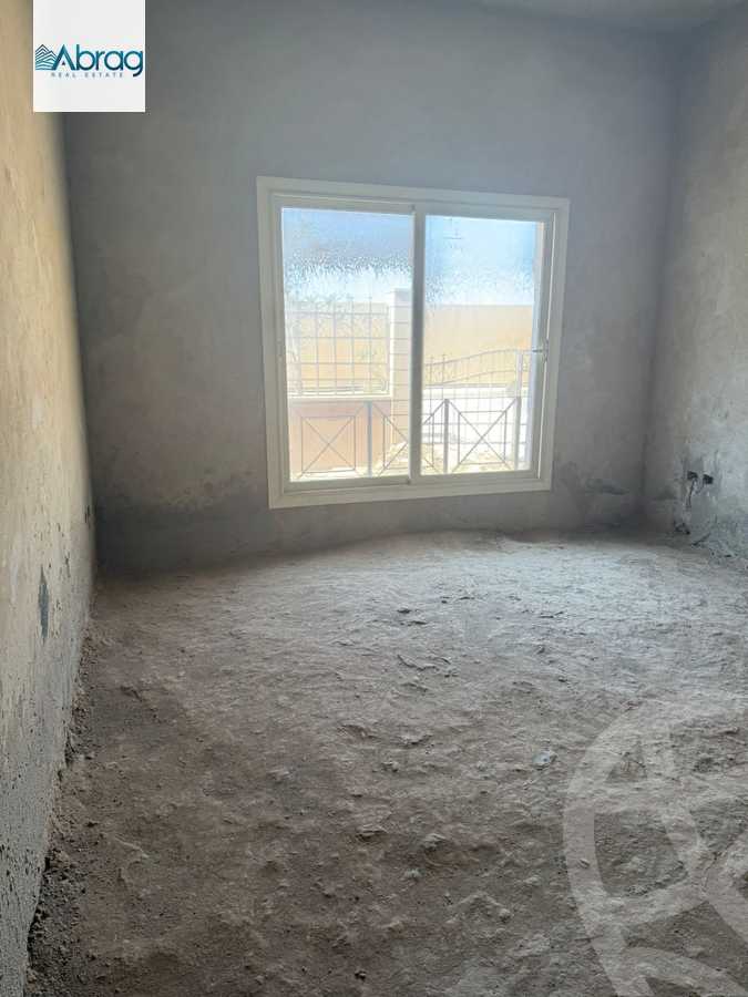 https://aqarmap.com.eg/en/listing/6250909-for-sale-cairo-el-sheikh-zayed-city-compounds-royal-meadows
