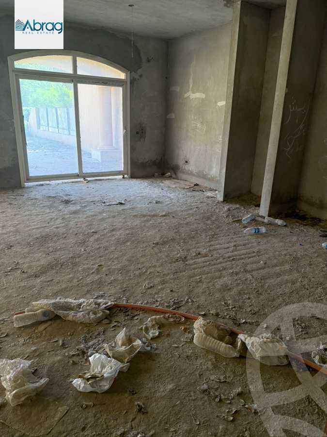 https://aqarmap.com.eg/en/listing/6250909-for-sale-cairo-el-sheikh-zayed-city-compounds-royal-meadows