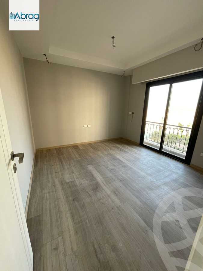 https://aqarmap.com.eg/ar/listing/6251117-for-rent-cairo-el-sheikh-zayed-city-compounds-kmbwnd-fyldj-wyst-dr-llttwyr