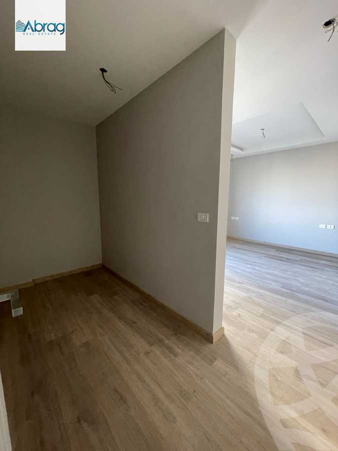 https://aqarmap.com.eg/ar/listing/6251117-for-rent-cairo-el-sheikh-zayed-city-compounds-kmbwnd-fyldj-wyst-dr-llttwyr