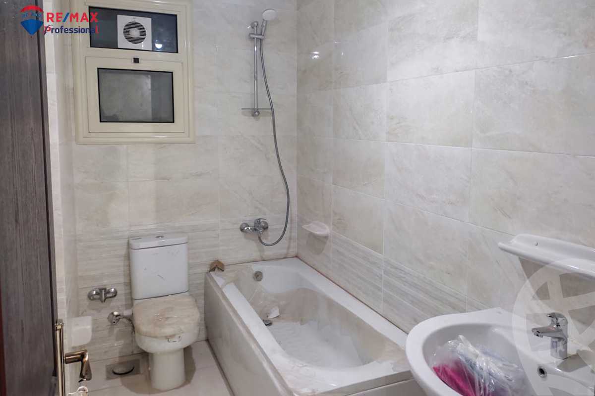 https://aqarmap.com.eg/ar/listing/3826495-for-rent-alexandria-lauran-el-gaish-rd