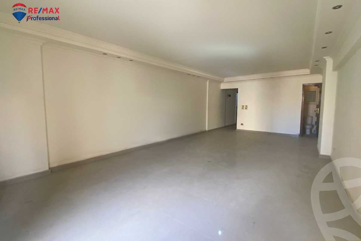 https://aqarmap.com.eg/ar/listing/3829741-for-rent-alexandria-lauran-el-gaish-rd