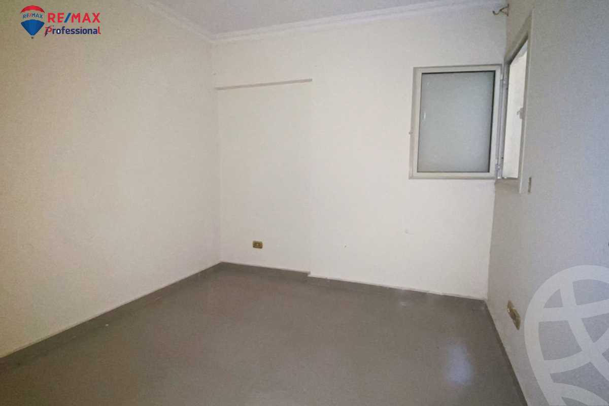 https://aqarmap.com.eg/ar/listing/3829741-for-rent-alexandria-lauran-el-gaish-rd