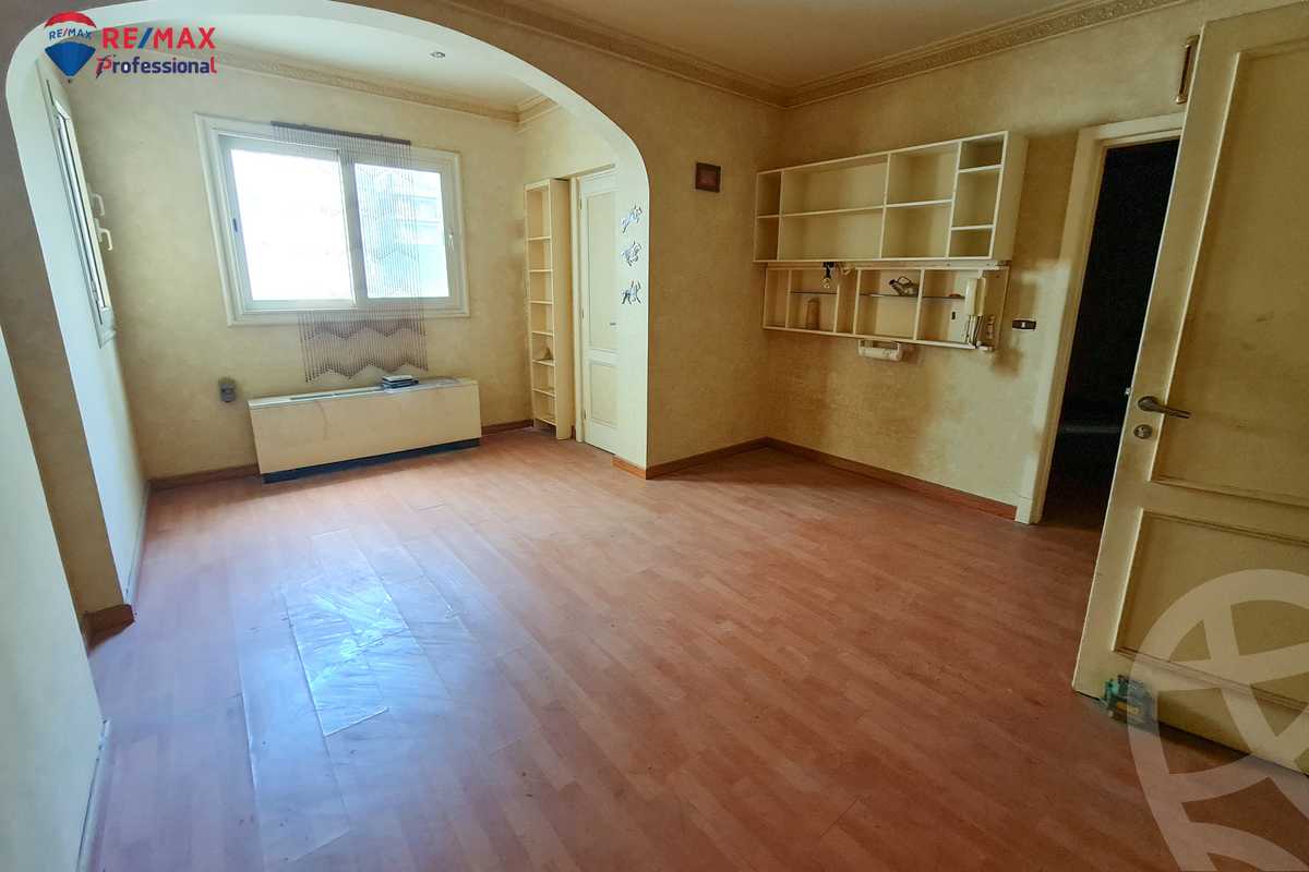 https://aqarmap.com.eg/ar/listing/3839793-for-rent-alexandria-kafr-abdo-kafr-abdou-st