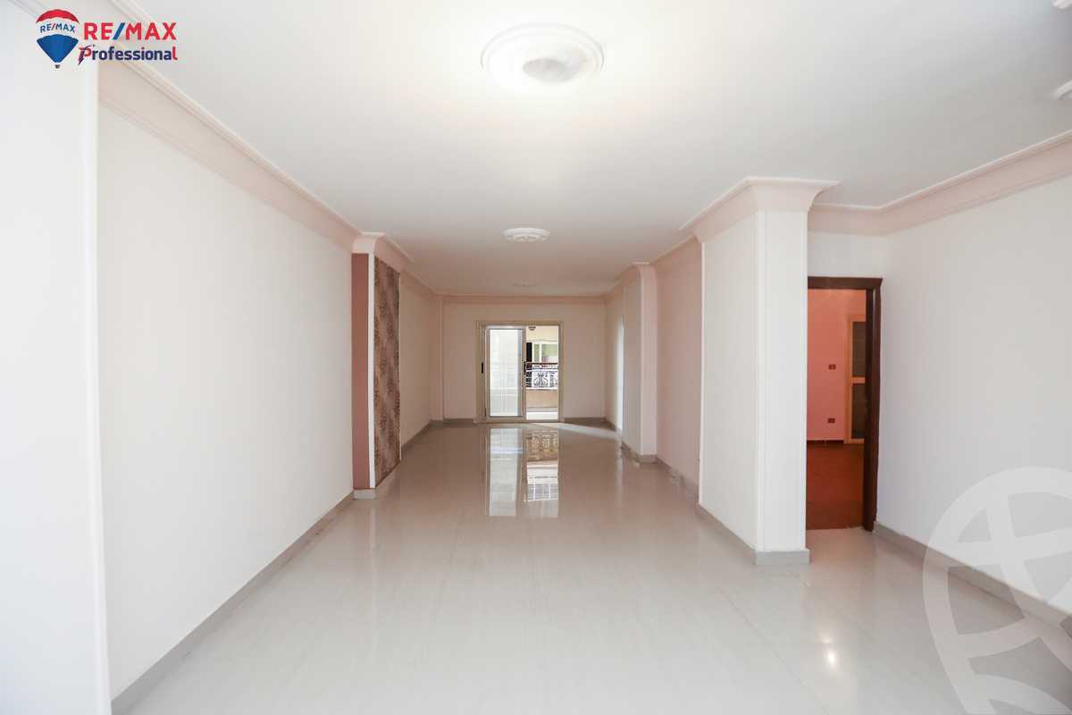 https://aqarmap.com.eg/ar/listing/3857919-for-rent-alexandria-sidi-gaber-el-mosheer-ahmed-isamil-st