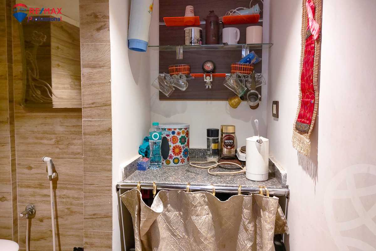 https://aqarmap.com.eg/ar/listing/3863574-for-rent-alexandria-roshdy-shr-hmd-shwqy