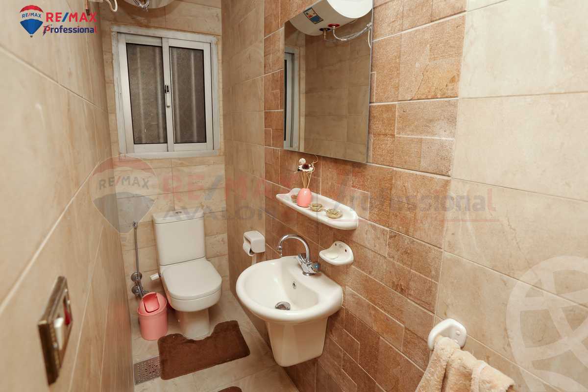 https://aqarmap.com.eg/ar/listing/3866652-for-sale-alexandria-kafr-abdo-kafr-abdou-st