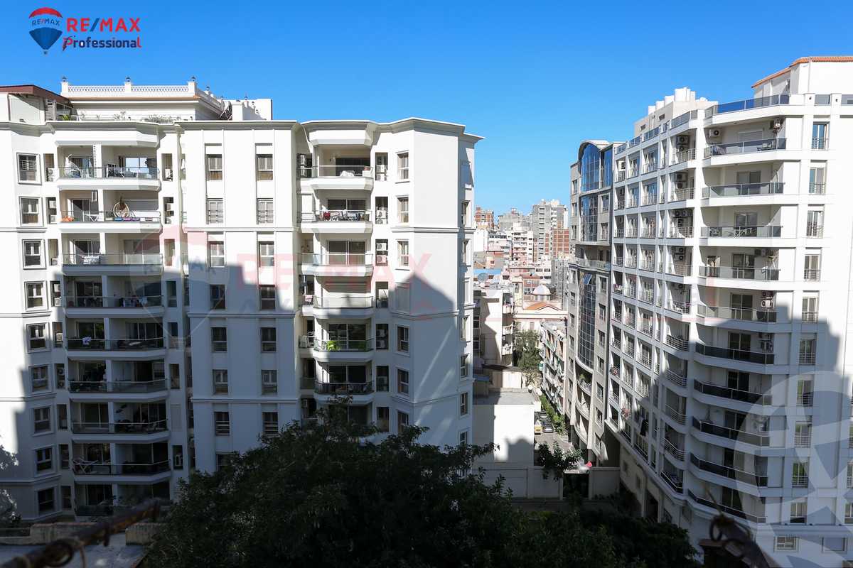 https://aqarmap.com.eg/ar/listing/3866652-for-sale-alexandria-kafr-abdo-kafr-abdou-st