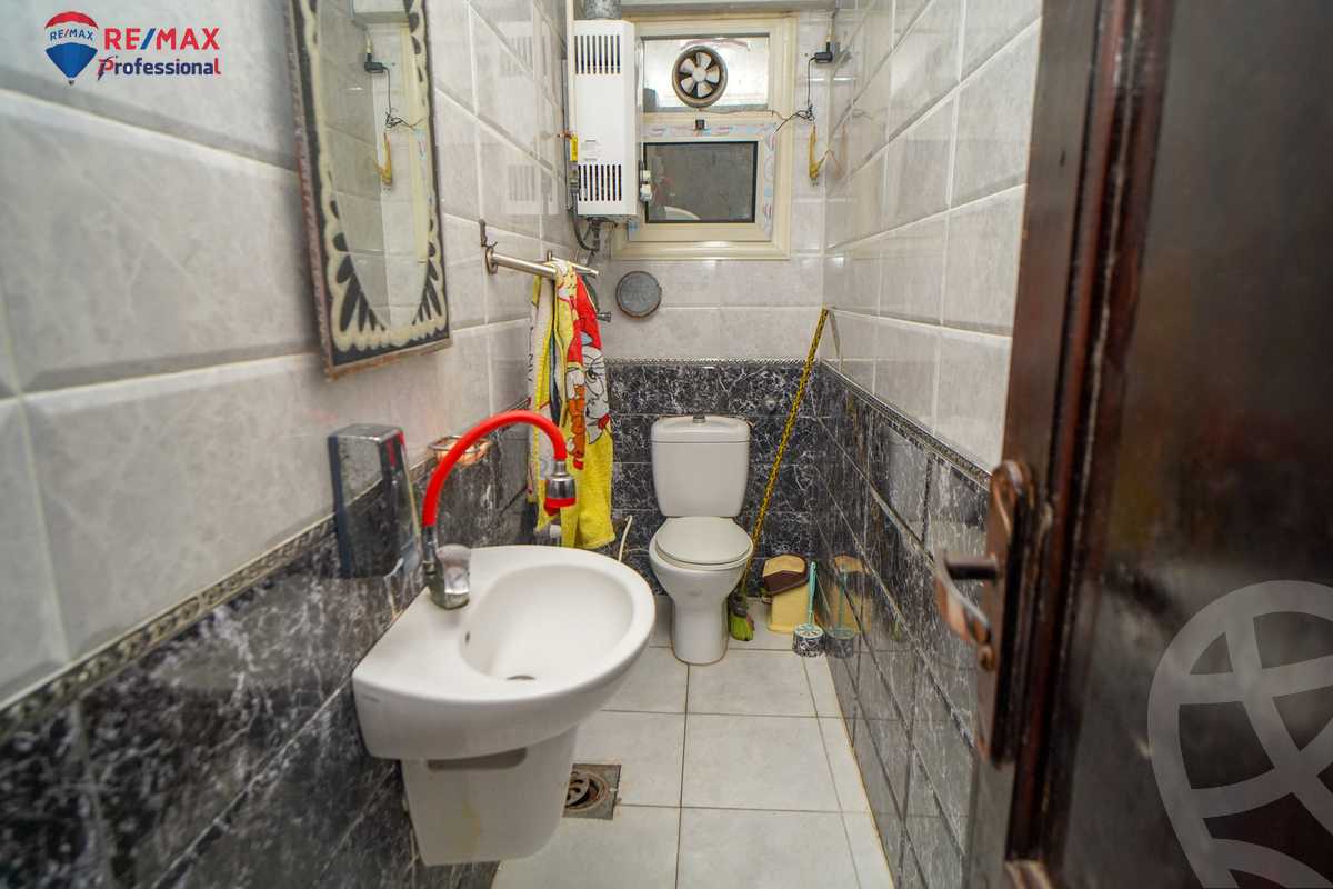 https://aqarmap.com.eg/ar/listing/3873917-for-sale-alexandria-bolekly-el-nahda-st