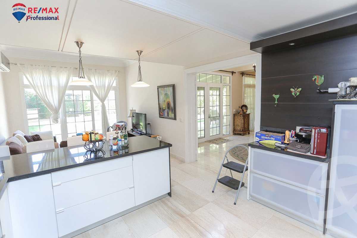 https://aqarmap.com.eg/ar/listing/3876488-for-sale-alexandria-compounds-kmbwnd-l-rwb-rwyl