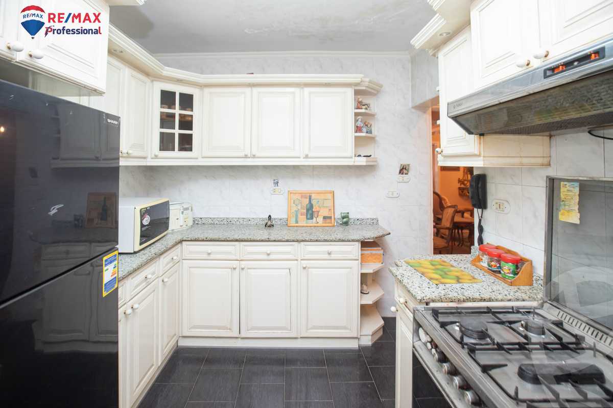 https://aqarmap.com.eg/ar/listing/4085564-for-sale-alexandria-kafr-abdo-khaleel-basha-st