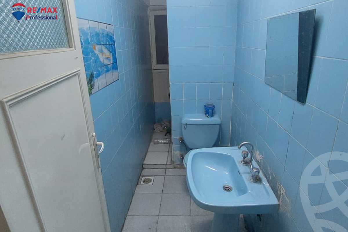 https://aqarmap.com.eg/en/listing/4173749-for-sale-alexandria-bolekly-al-fereid-layan-st