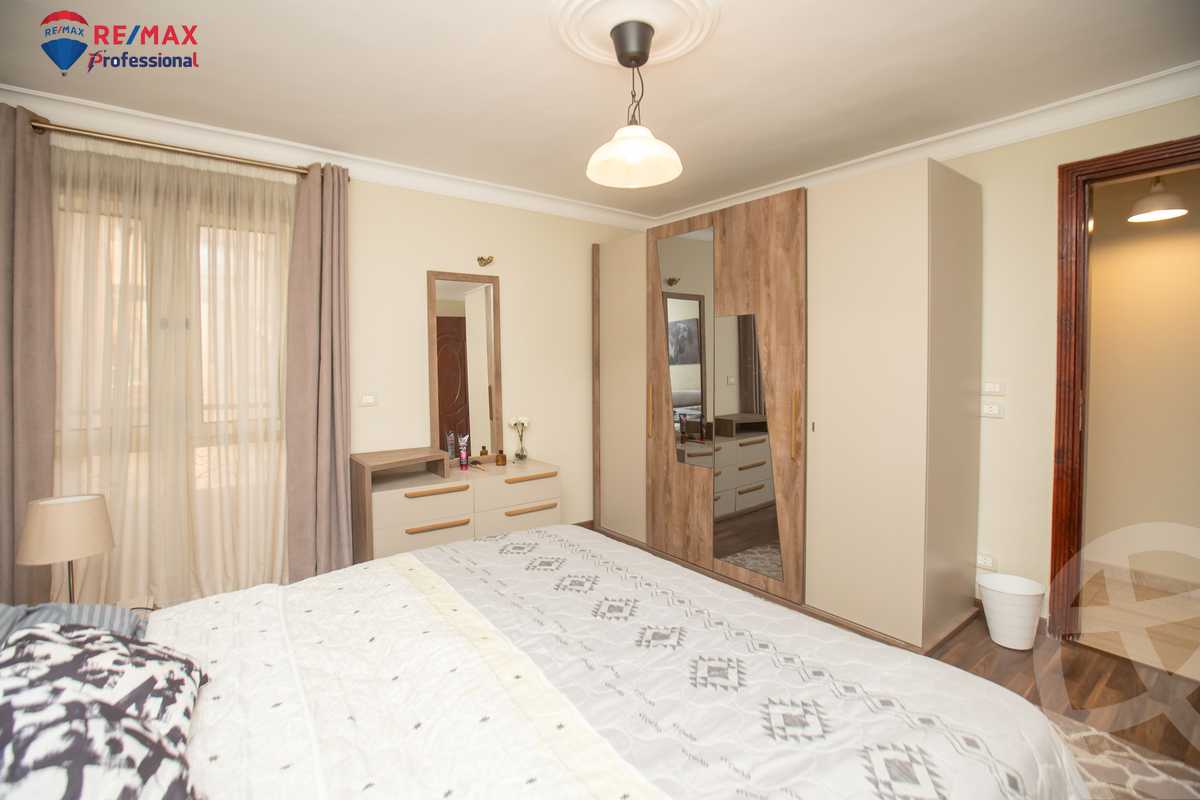 https://aqarmap.com.eg/ar/listing/4178374-for-sale-alexandria-el-montazah-compounds-royal-plaza-compound-al-halawany