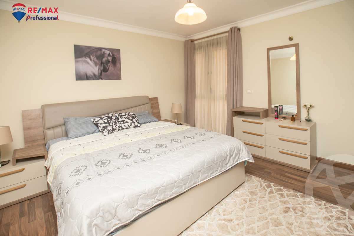 https://aqarmap.com.eg/ar/listing/4178374-for-sale-alexandria-el-montazah-compounds-royal-plaza-compound-al-halawany
