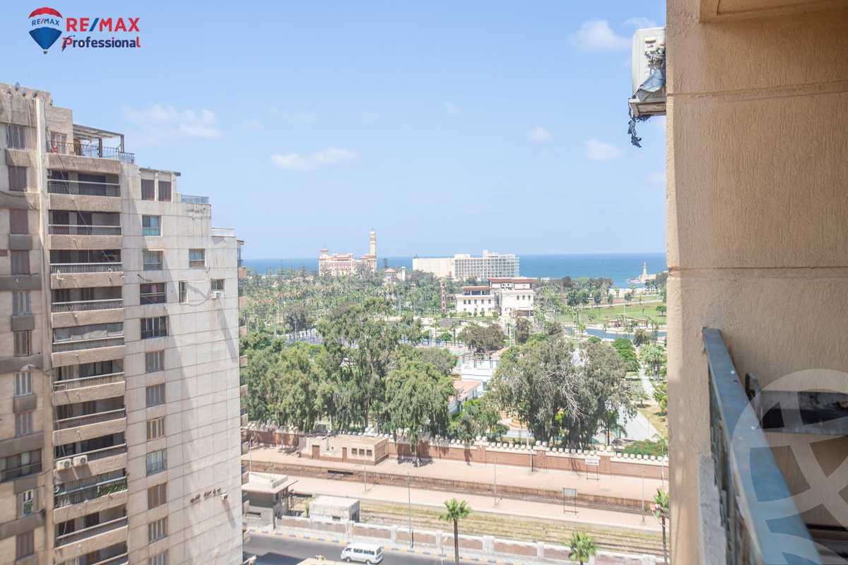 https://aqarmap.com.eg/ar/listing/4178374-for-sale-alexandria-el-montazah-compounds-royal-plaza-compound-al-halawany